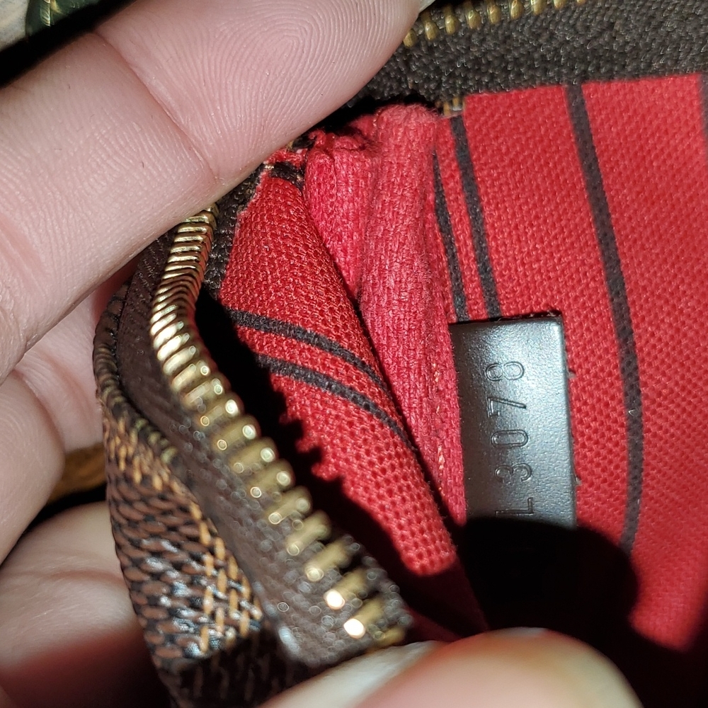 Louis Vuitton Damier Ebene Mini Pochette - EUC - Picture 9 of 16